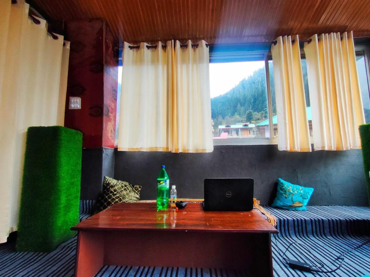 I Love Kasol Hostel & Rooftop Cafe Luaran gambar