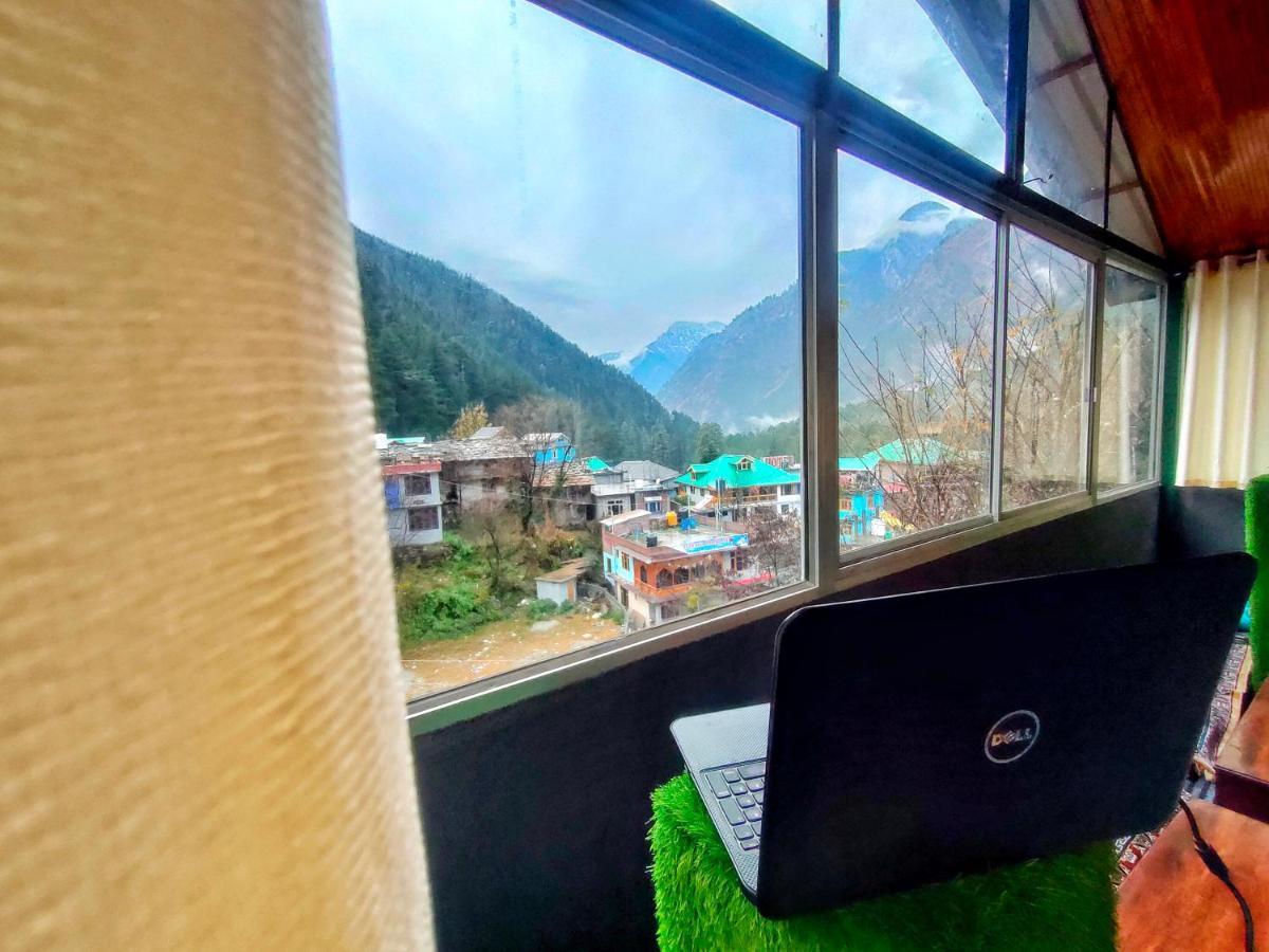 I Love Kasol Hostel & Rooftop Cafe Luaran gambar